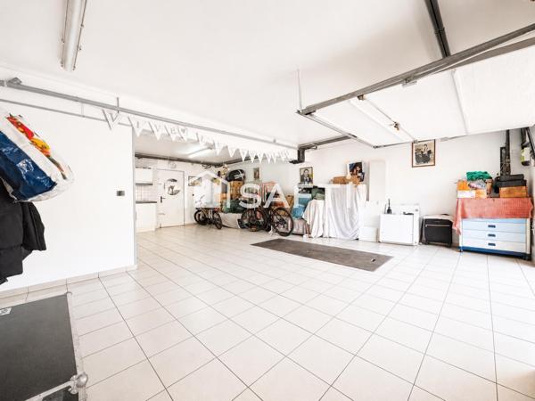Grande maison familiale avec sous-sol aménagé