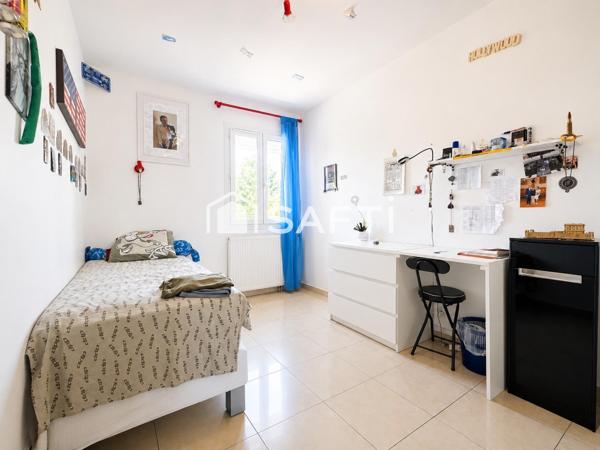 Grande maison familiale avec sous-sol aménagé