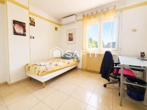 Grande maison familiale avec sous-sol aménagé