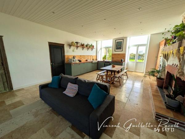 Maison 121m²- 300m² de dépendances-20000m² terrain