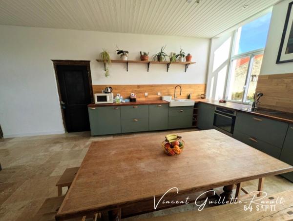 Maison 121m²- 300m² de dépendances-20000m² terrain