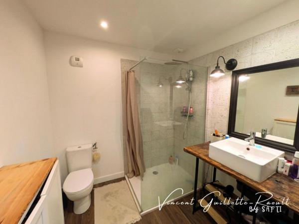 Maison 121m²- 300m² de dépendances-20000m² terrain