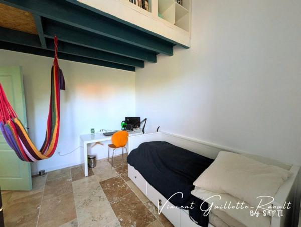 Maison 121m²- 300m² de dépendances-20000m² terrain