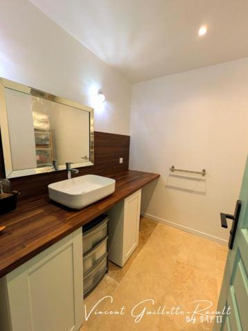 Maison 121m²- 300m² de dépendances-20000m² terrain