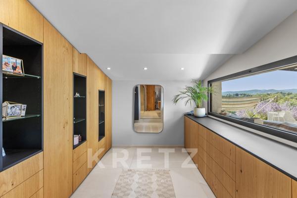 Pierrevert vue panoramique sur le Luberon et le Golf