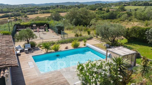 Pierrevert vue panoramique sur le Luberon et le Golf