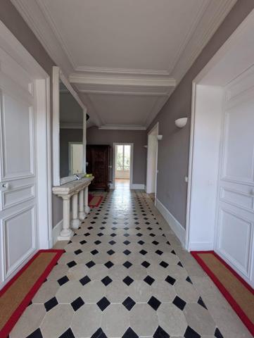 Demeure de maître bourgeoise d'une superficie de 235m²