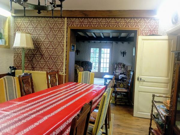 Maison de caractère sur terrain arboré constructible