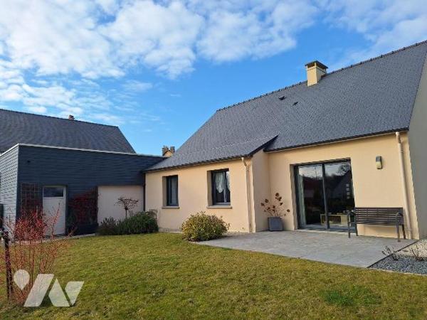 A Vendre, à ST HILAIRE DU MAINE (53380), en Mayenne. Idéalement situé : 3 minutes de la 4 voies...