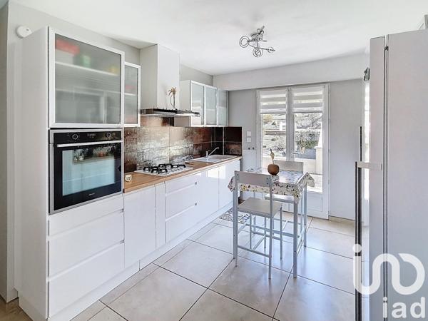 Maison 6 pièces de 128 m² à Cusset (03300)