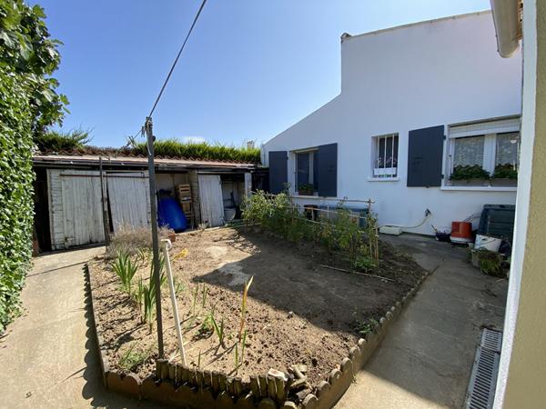 SAINT DENIS - Maison 3 chambres + studio indépendant - 100 m²