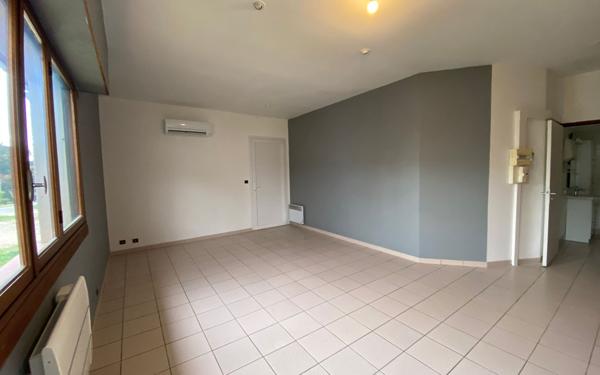 Appartement à louer    1 pièce •  Lafrançaise
