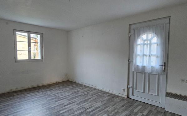 Maison à vendre    2 pièces •  Chinon