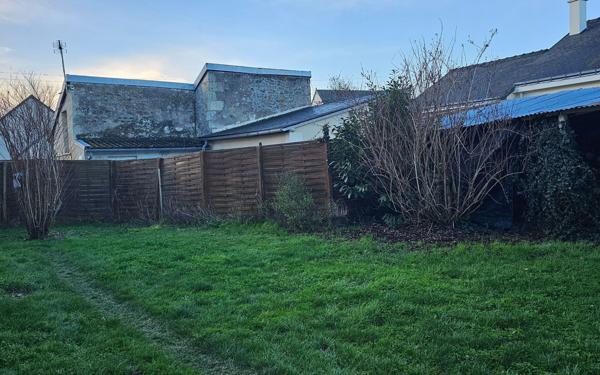 Maison à vendre    2 pièces •  Chinon