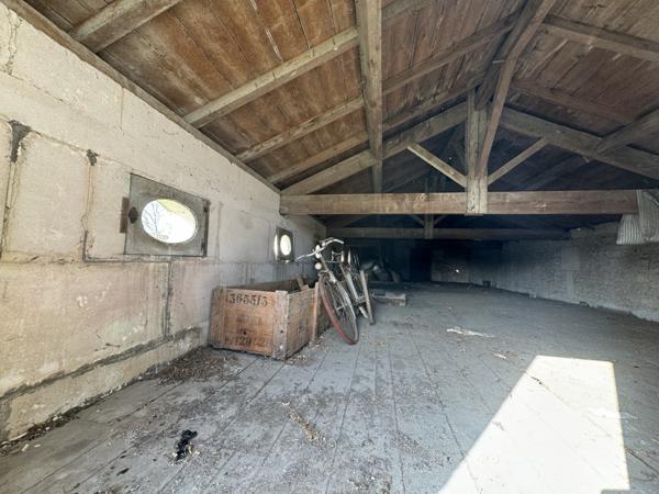 Ancien atelier 80m² - JARNAC (16) Jarnac (16200)
