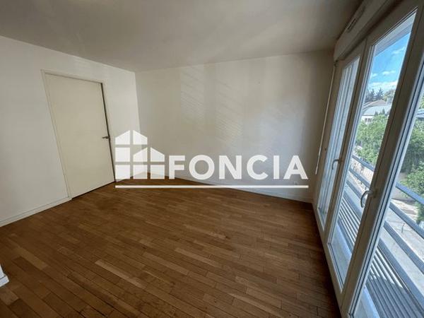 Location Studio 29.56 m² - 12 RUE ETIENNE DOLET Cachan 94230