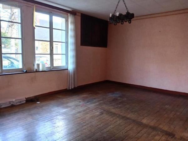 Maison à vendre à Saint-Hilaire-du-Harcouët dans la Manche (50600), ref : 50079-339