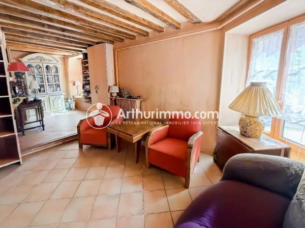 Vente                                                      Maison
                        
                     6 pièces                      104 m2                     à Étiolles