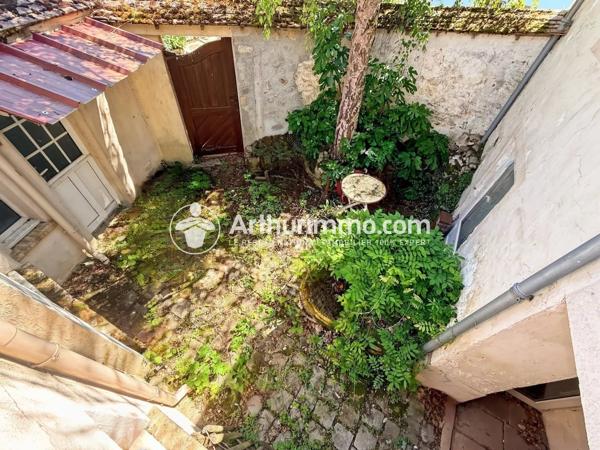 Vente                                                      Maison
                        
                     6 pièces                      104 m2                     à Étiolles