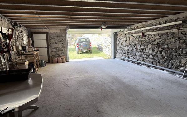 Maison à vendre    6 pièces •  Le Bleymard