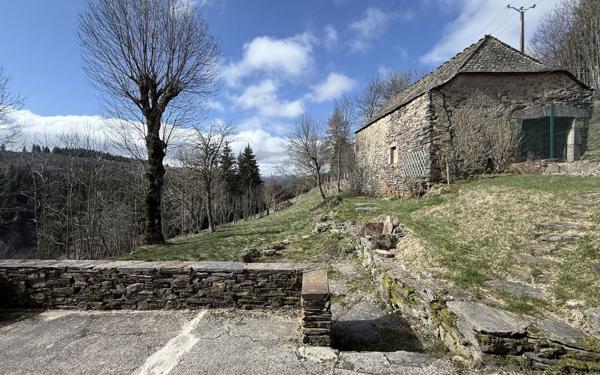 Maison à vendre    6 pièces •  Le Bleymard