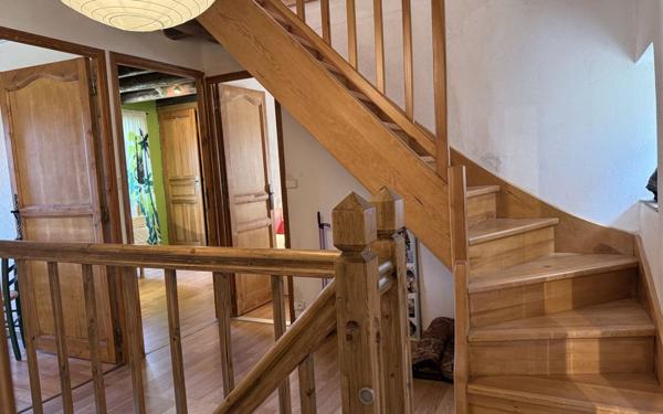 Maison à vendre    6 pièces •  Le Bleymard