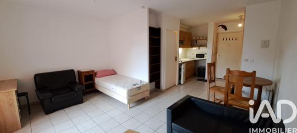 Location studio 29 m² Cergy