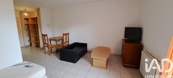 Location studio 29 m² Cergy