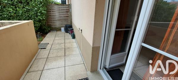 Location studio 29 m² Cergy