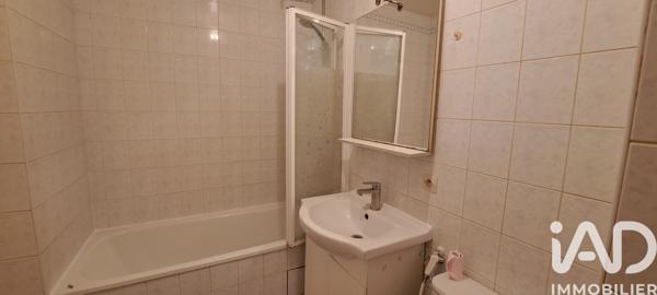 Location studio 29 m² Cergy
