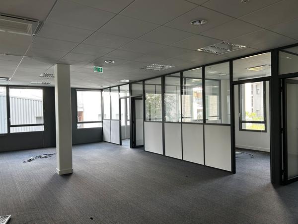 Bureaux à louer à Bordeaux avec vue sur les Bassins à Flot