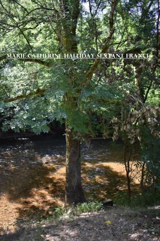 PROPRIETE DE CHARME ACCES DIRECT RIVIERE PROCHE DE PERIGUEUX