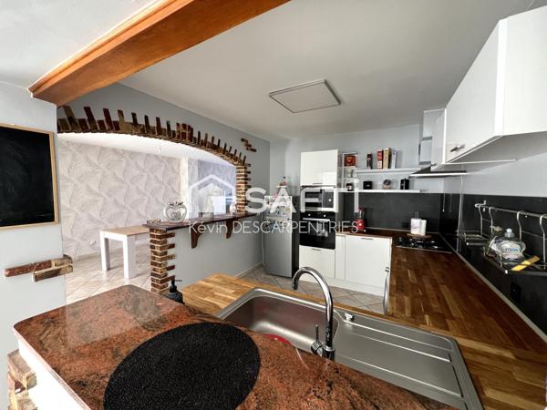 Secteur calme, semi-individuelle de 120 m2, jardin, garage 2 voitures.