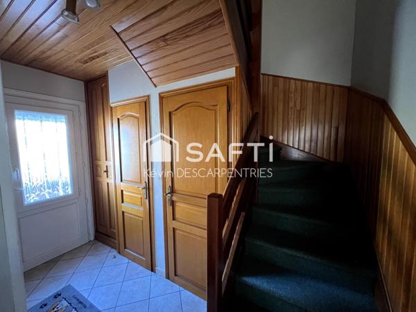 Secteur calme, semi-individuelle de 120 m2, jardin, garage 2 voitures.