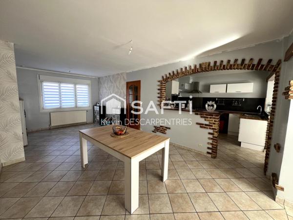 Secteur calme, semi-individuelle de 120 m2, jardin, garage 2 voitures.