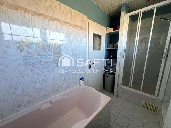 Secteur calme, semi-individuelle de 120 m2, jardin, garage 2 voitures.