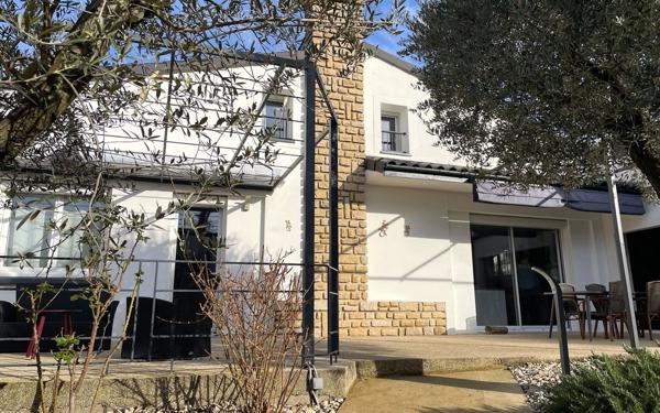 Maison à vendre    5 pièces •  Montélimar