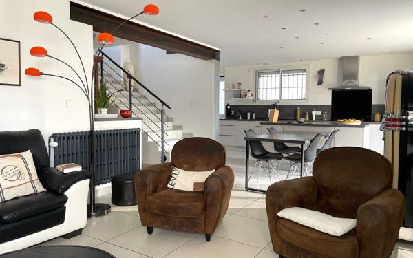 Maison à vendre    5 pièces •  Montélimar