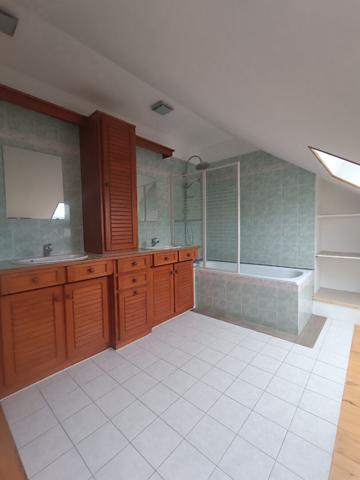 Appartement Vouziers 2 pièce(s) 75 m2