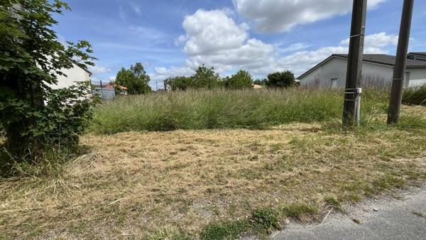 Terrain à vendre |  Saint-Loubès |  716 m²