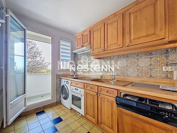 Chilly-Mazarin T3 avec Loggia et Box dans la résidence recherchée des Aulnes, proche centre-ville.