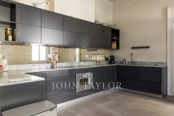 Élégante maison familiale avec jardin et box – Bordeaux Judaïque / Saint-Seurin - John Taylor Bordeaux
