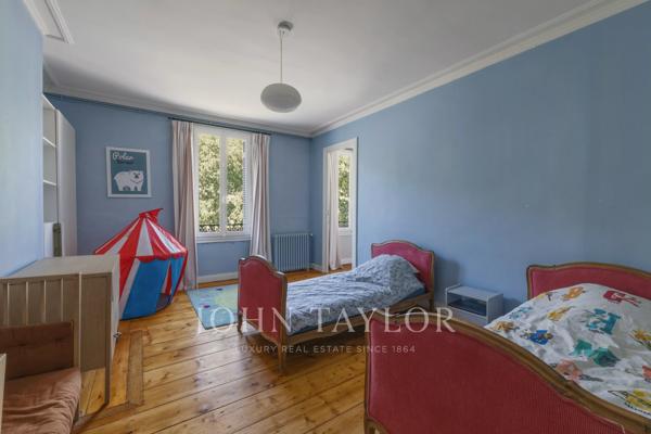 Élégante maison familiale avec jardin et box – Bordeaux Judaïque / Saint-Seurin - John Taylor Bordeaux