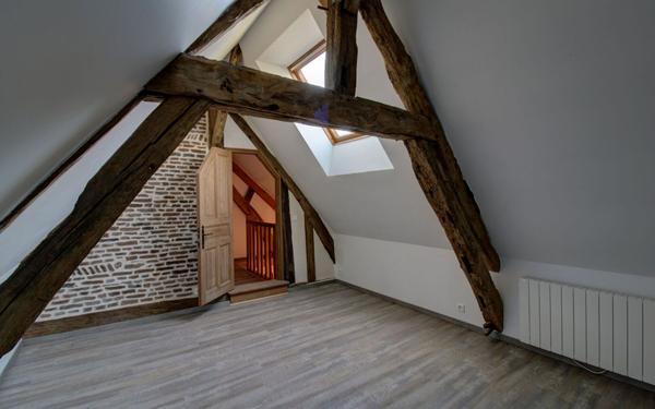 Maison à louer    5 pièces •  Le Moulinet-sur-Solin