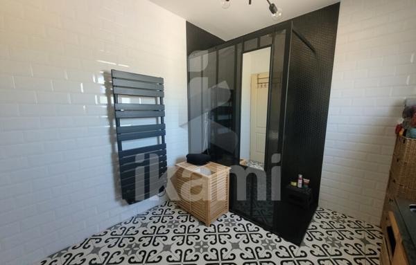 Maison de plain-pied avec piscine T5 117m2