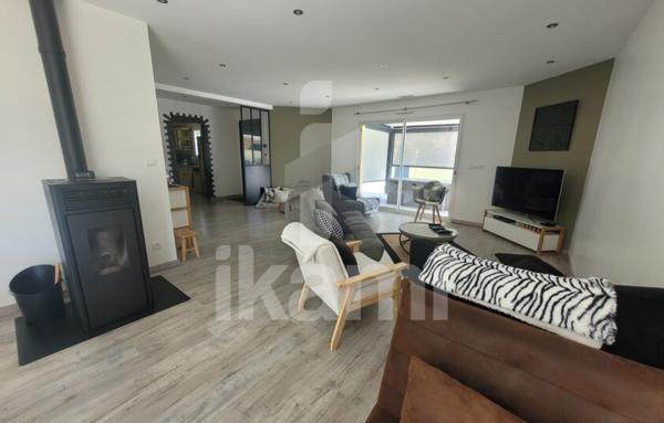 Maison de plain-pied avec piscine T5 117m2