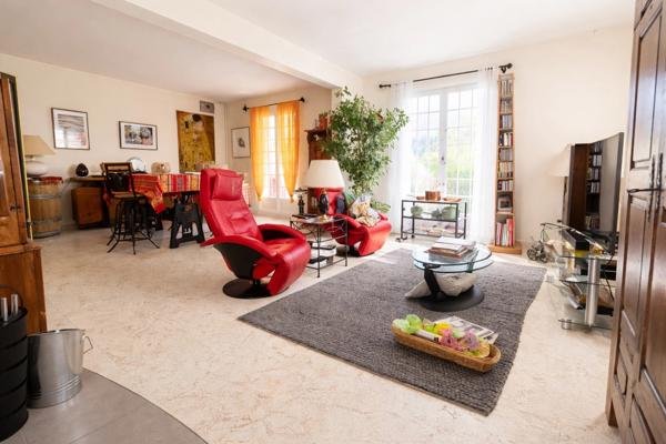 BONNEVAL - Grande maison 230 m² + sous-sol aménagé – idéal famille / pro