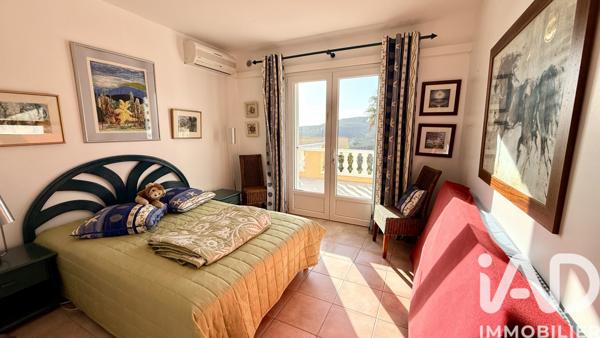 Maison à vendre 6 pièces 177 m² Roquebrune-sur-Argens