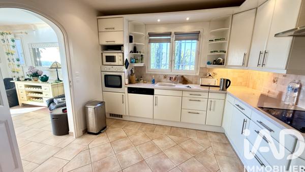 Maison à vendre 6 pièces 177 m² Roquebrune-sur-Argens