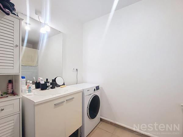 A VENDRE Appartement 2 pièces à la limite d'ANGERS et de SAINT BARTHELEMY d'ANJOU comprenant 1 chambres, 1 balcon, 1 cave, 2 places de parkings,